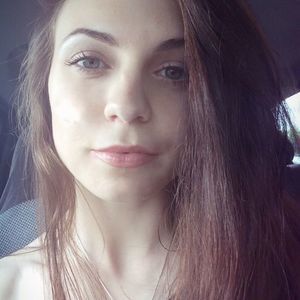 Meet your Posher, Emilee